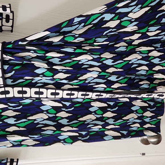 Diane Von Furstenberg-Julian Two Mini Banded dress.  Size 8. - Picture 5 of 10